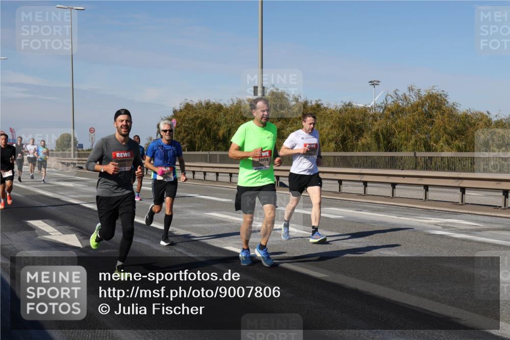 03.10.2025 - Köhlbrandbrückenlauf Julia Fischer http://msf.ph/oto/9007806 03.10.2025 12:48:32 Position 3 4277 meine-sportfotos.de