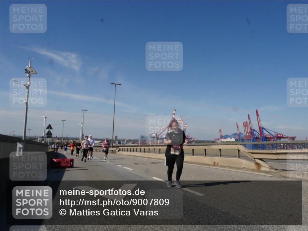 03.10.2025 - Köhlbrandbrückenlauf Matties Gatica Varas http://msf.ph/oto/9007809 03.10.2025 13:03:28 Position 2  meine-sportfotos.de