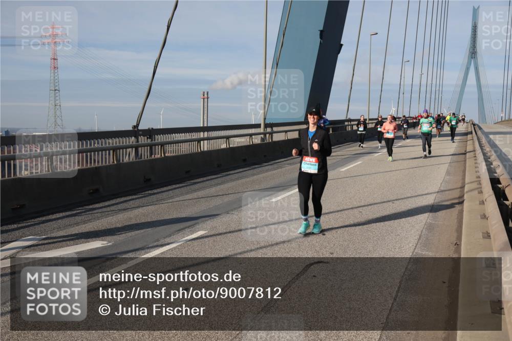 03.10.2025 - Köhlbrandbrückenlauf Julia Fischer http://msf.ph/oto/9007812 03.10.2025 10:01:29 Position 2  meine-sportfotos.de