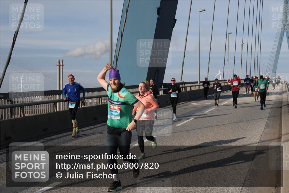 03.10.2025 - Köhlbrandbrückenlauf Julia Fischer http://msf.ph/oto/9007820 03.10.2025 10:01:32 Position 2 2864 meine-sportfotos.de