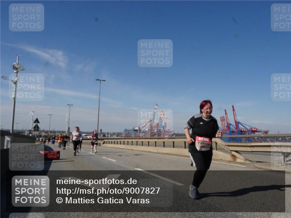 03.10.2025 - Köhlbrandbrückenlauf Matties Gatica Varas http://msf.ph/oto/9007827 03.10.2025 13:03:29 Position 2  meine-sportfotos.de