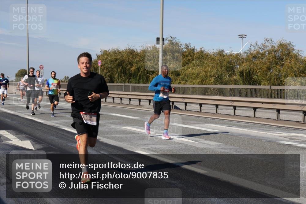03.10.2025 - Köhlbrandbrückenlauf Julia Fischer http://msf.ph/oto/9007835 03.10.2025 12:48:36 Position 3 4073 meine-sportfotos.de