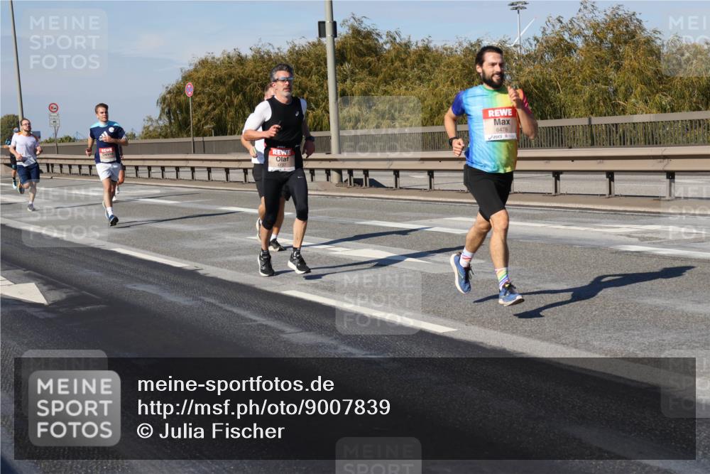 03.10.2025 - Köhlbrandbrückenlauf Julia Fischer http://msf.ph/oto/9007839 03.10.2025 12:48:39 Position 3 4737, 6478 meine-sportfotos.de