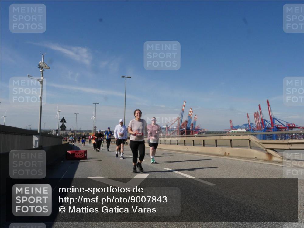 03.10.2025 - Köhlbrandbrückenlauf Matties Gatica Varas http://msf.ph/oto/9007843 03.10.2025 13:03:33 Position 2  meine-sportfotos.de