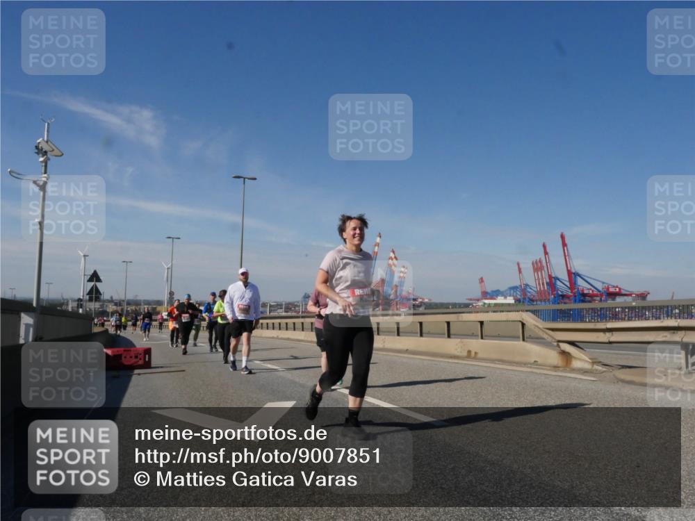 03.10.2025 - Köhlbrandbrückenlauf Matties Gatica Varas http://msf.ph/oto/9007851 03.10.2025 13:03:34 Position 2  meine-sportfotos.de