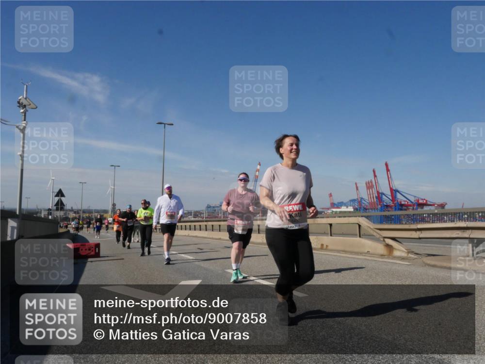 03.10.2025 - Köhlbrandbrückenlauf Matties Gatica Varas http://msf.ph/oto/9007858 03.10.2025 13:03:35 Position 2  meine-sportfotos.de