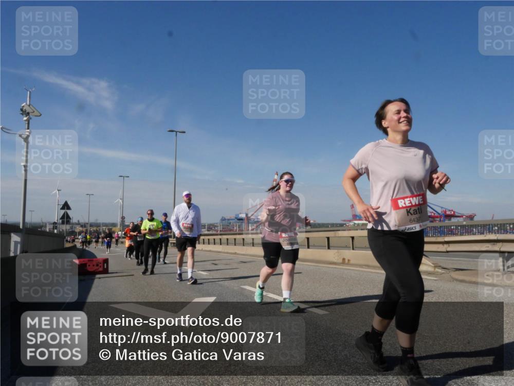 03.10.2025 - Köhlbrandbrückenlauf Matties Gatica Varas http://msf.ph/oto/9007871 03.10.2025 13:03:35 Position 2 6437 meine-sportfotos.de
