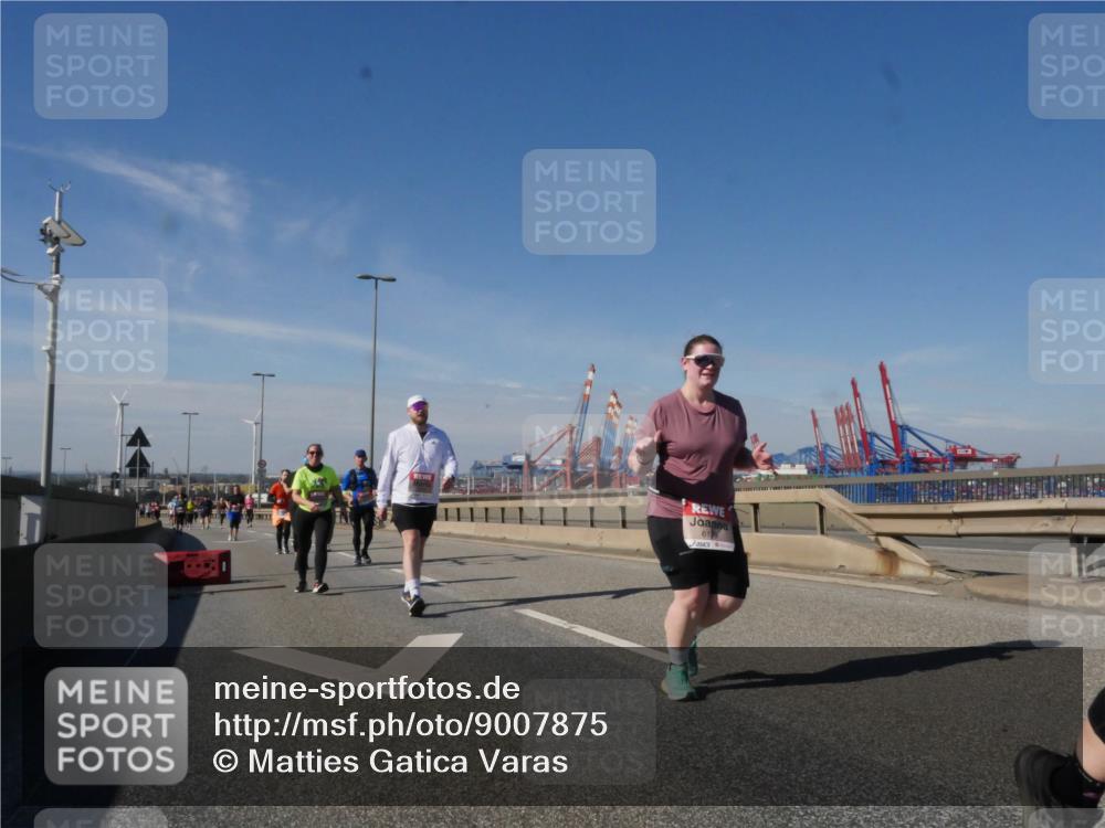 03.10.2025 - Köhlbrandbrückenlauf Matties Gatica Varas http://msf.ph/oto/9007875 03.10.2025 13:03:35 Position 2 6179 meine-sportfotos.de
