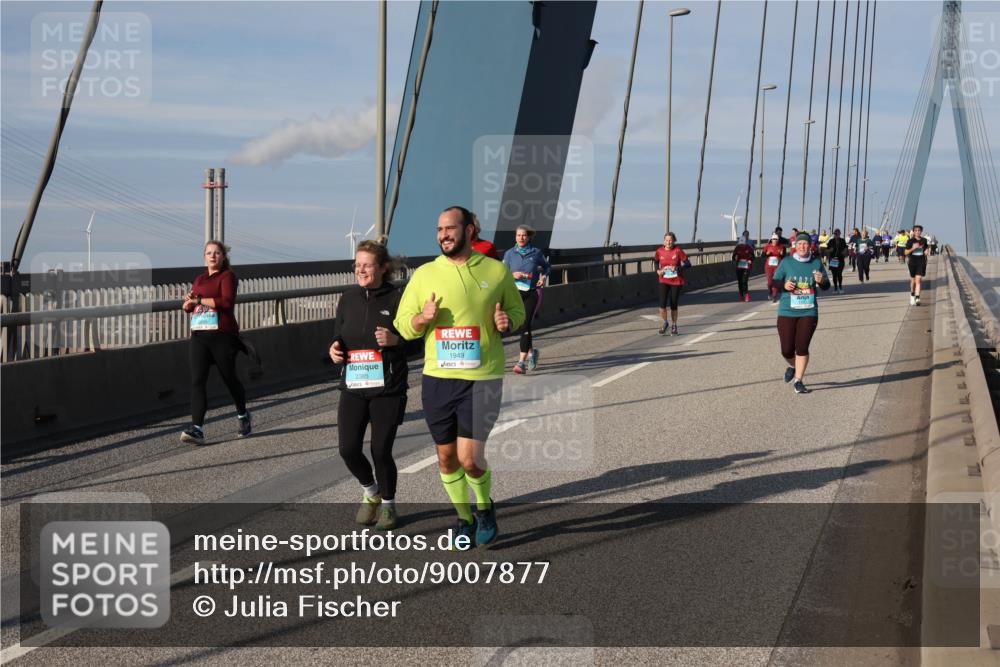 03.10.2025 - Köhlbrandbrückenlauf Julia Fischer http://msf.ph/oto/9007877 03.10.2025 10:01:48 Position 2 2385, 1949, 2025 meine-sportfotos.de