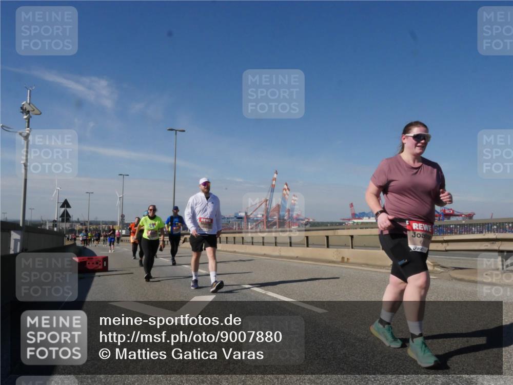 03.10.2025 - Köhlbrandbrückenlauf Matties Gatica Varas http://msf.ph/oto/9007880 03.10.2025 13:03:36 Position 2 6 meine-sportfotos.de