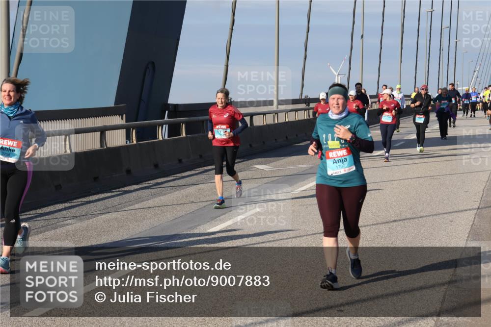 03.10.2025 - Köhlbrandbrückenlauf Julia Fischer http://msf.ph/oto/9007883 03.10.2025 10:01:50 Position 2 2258, 1700 meine-sportfotos.de