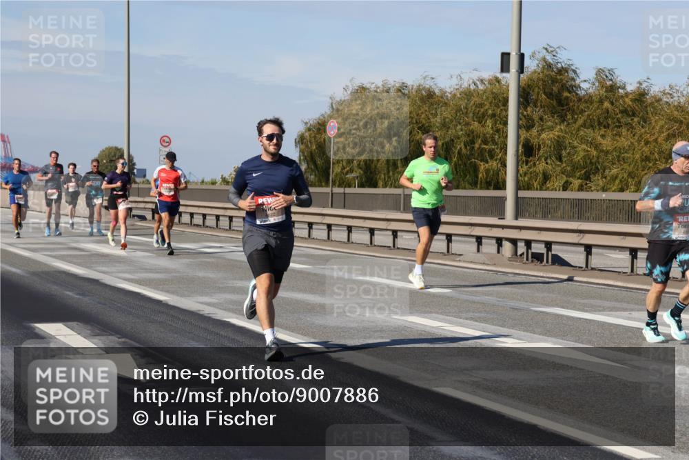 03.10.2025 - Köhlbrandbrückenlauf Julia Fischer http://msf.ph/oto/9007886 03.10.2025 12:48:47 Position 3 12, 5, 622, 61 meine-sportfotos.de