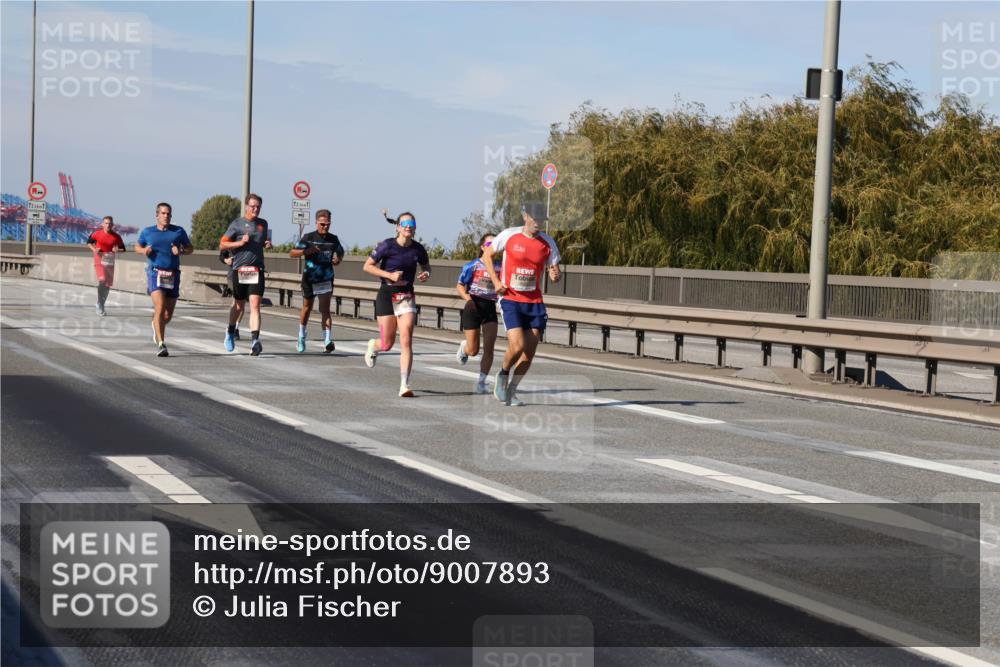 03.10.2025 - Köhlbrandbrückenlauf Julia Fischer http://msf.ph/oto/9007893 03.10.2025 12:48:49 Position 3 12, 5, 12, 5, 533000 meine-sportfotos.de