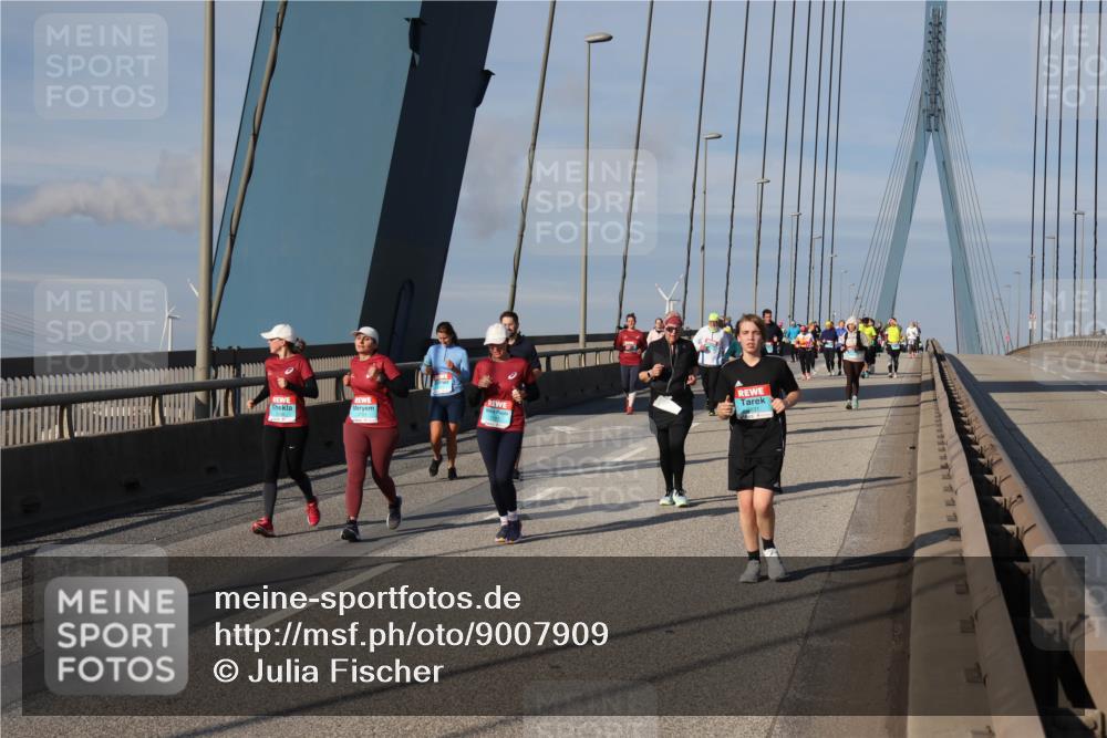 03.10.2025 - Köhlbrandbrückenlauf Julia Fischer http://msf.ph/oto/9007909 03.10.2025 10:01:57 Position 2  meine-sportfotos.de