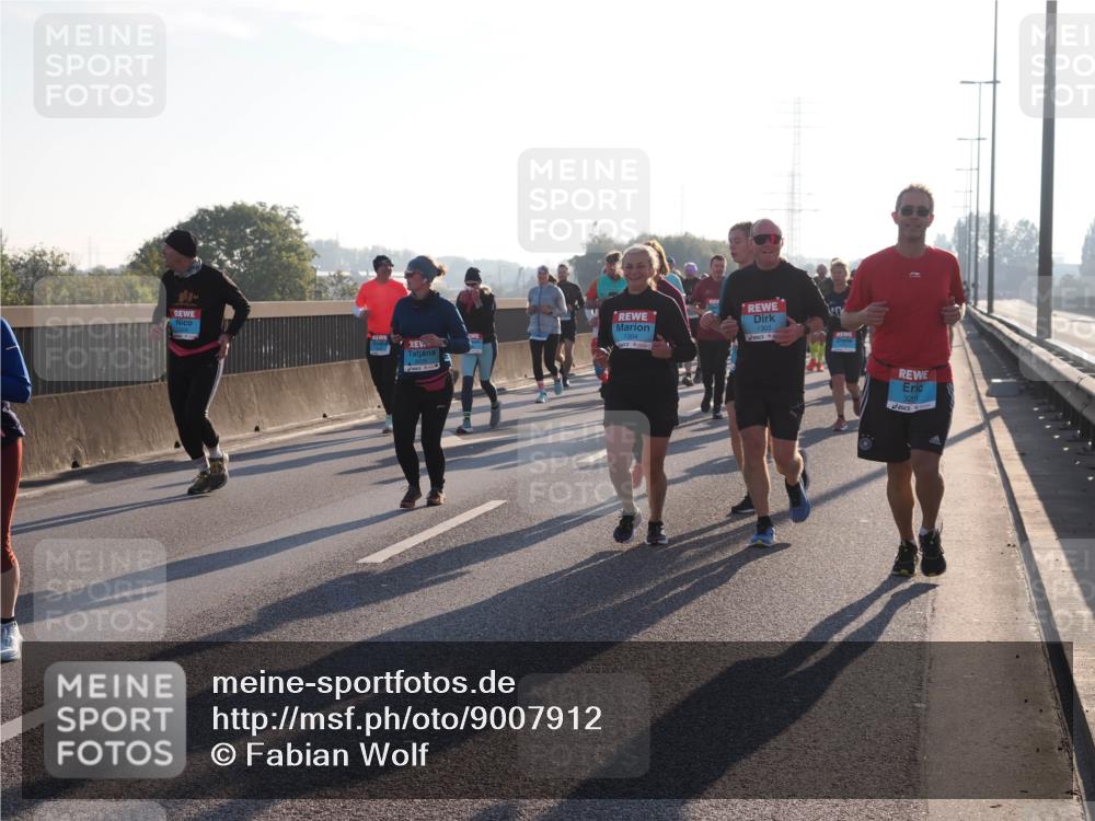 03.10.2025 - Köhlbrandbrückenlauf Fabian Wolf http://msf.ph/oto/9007912 03.10.2025 09:20:25 Position 3 1304, 1303, 3201 meine-sportfotos.de
