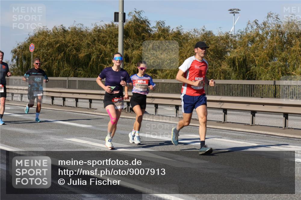 03.10.2025 - Köhlbrandbrückenlauf Julia Fischer http://msf.ph/oto/9007913 03.10.2025 12:48:52 Position 3 4206 meine-sportfotos.de