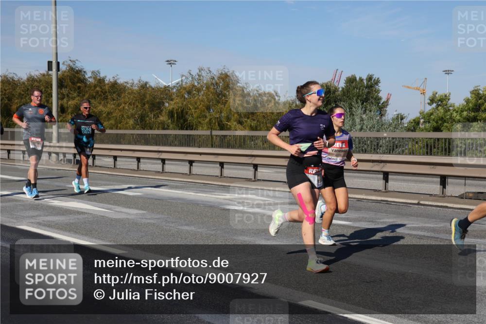 03.10.2025 - Köhlbrandbrückenlauf Julia Fischer http://msf.ph/oto/9007927 03.10.2025 12:48:55 Position 3 2, 4206 meine-sportfotos.de