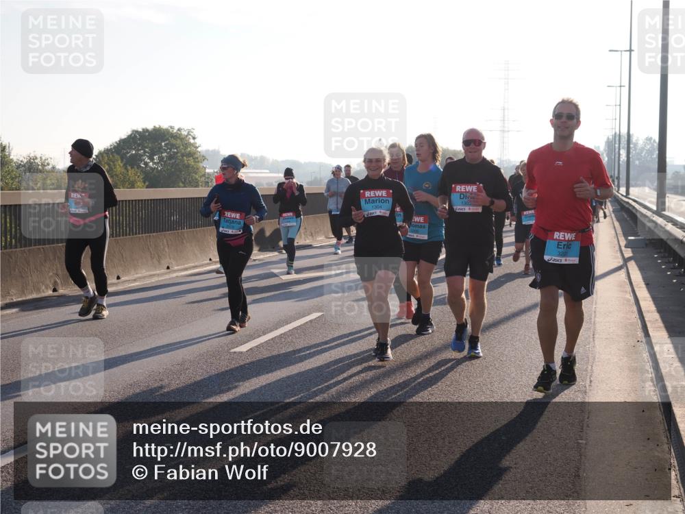 03.10.2025 - Köhlbrandbrückenlauf Fabian Wolf http://msf.ph/oto/9007928 03.10.2025 09:20:25 Position 3 2079, 1304, 1303, 3201 meine-sportfotos.de