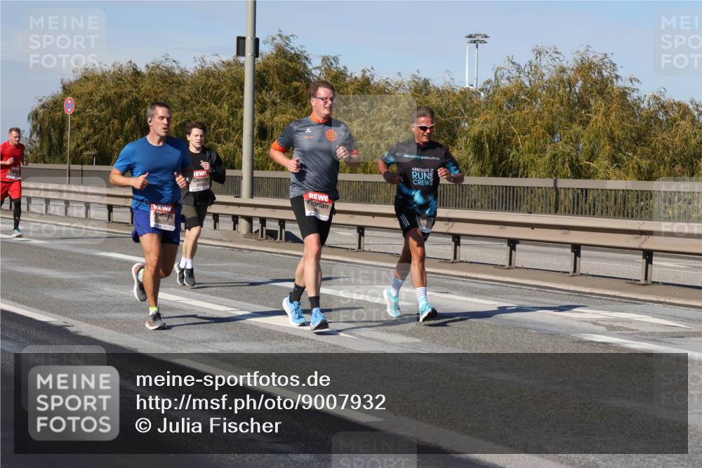 03.10.2025 - Köhlbrandbrückenlauf Julia Fischer http://msf.ph/oto/9007932 03.10.2025 12:48:55 Position 3 4130 meine-sportfotos.de