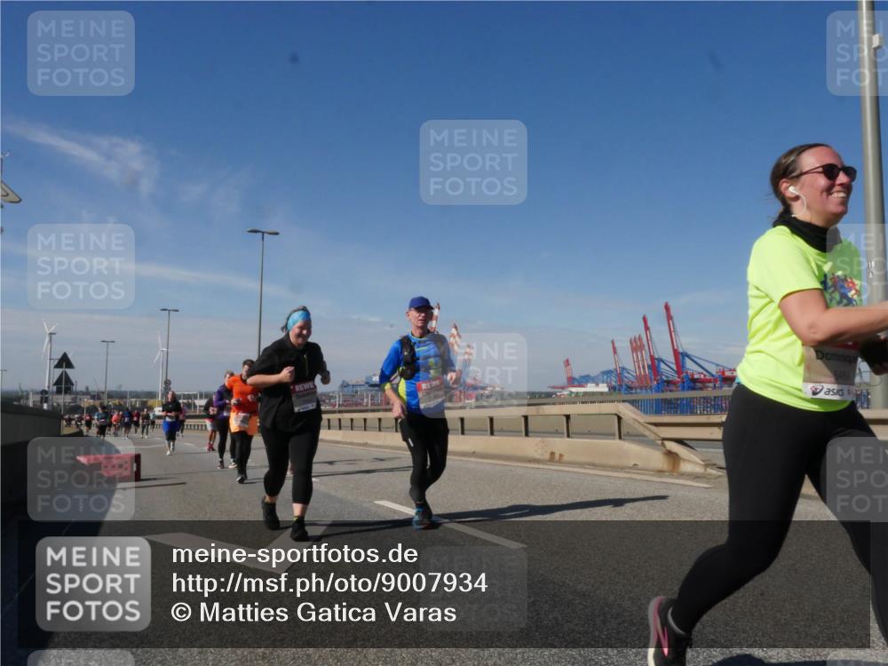03.10.2025 - Köhlbrandbrückenlauf Matties Gatica Varas http://msf.ph/oto/9007934 03.10.2025 13:03:40 Position 2  meine-sportfotos.de