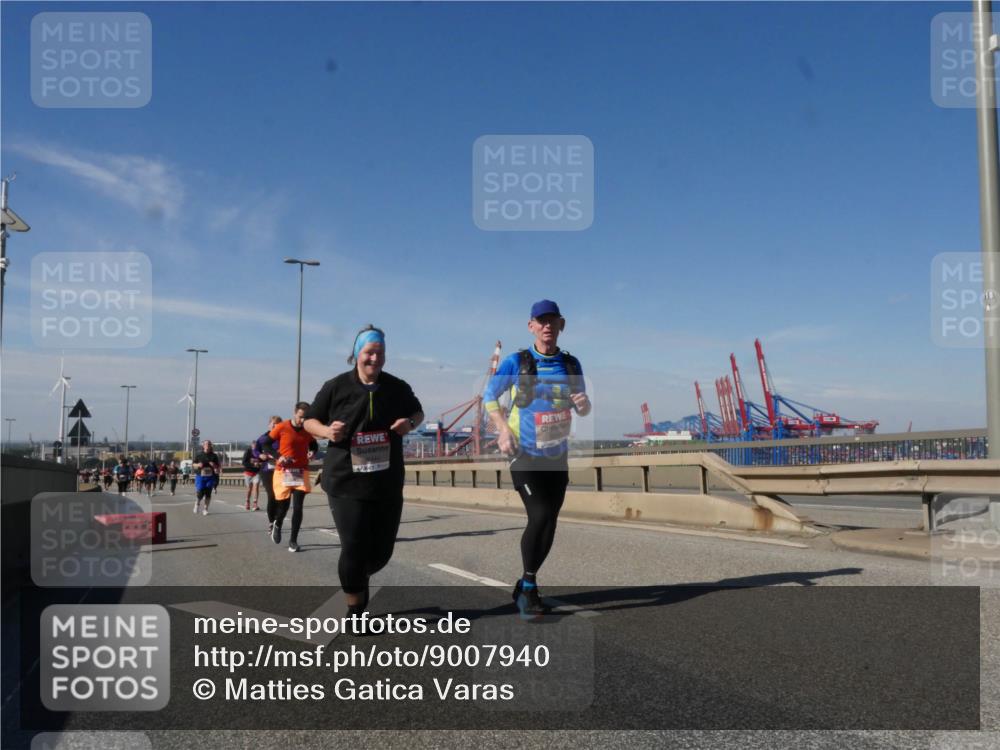 03.10.2025 - Köhlbrandbrückenlauf Matties Gatica Varas http://msf.ph/oto/9007940 03.10.2025 13:03:40 Position 2 118 meine-sportfotos.de