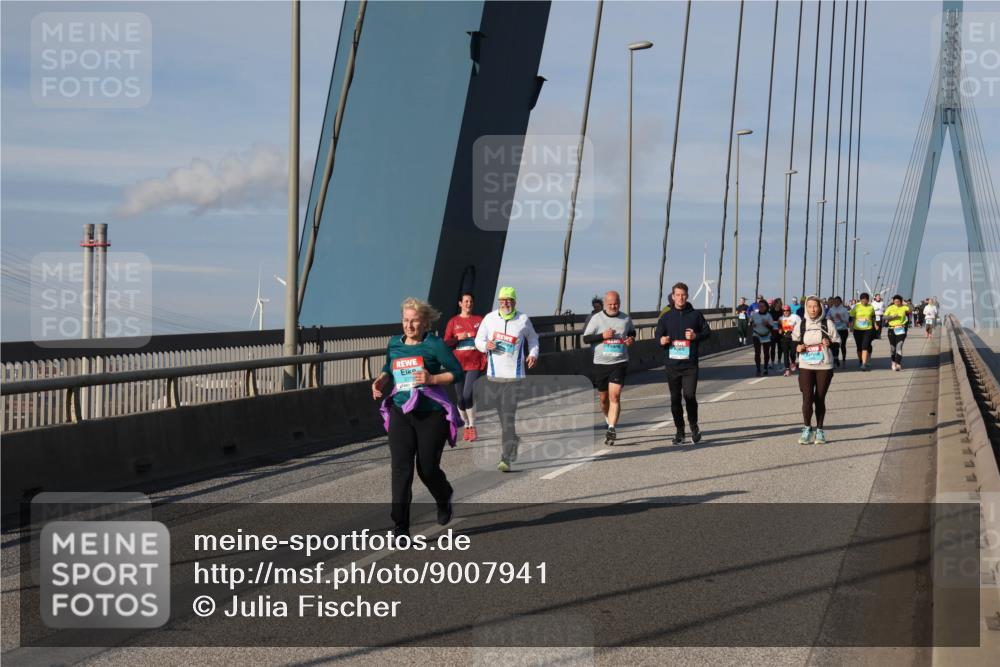03.10.2025 - Köhlbrandbrückenlauf Julia Fischer http://msf.ph/oto/9007941 03.10.2025 10:02:03 Position 2  meine-sportfotos.de