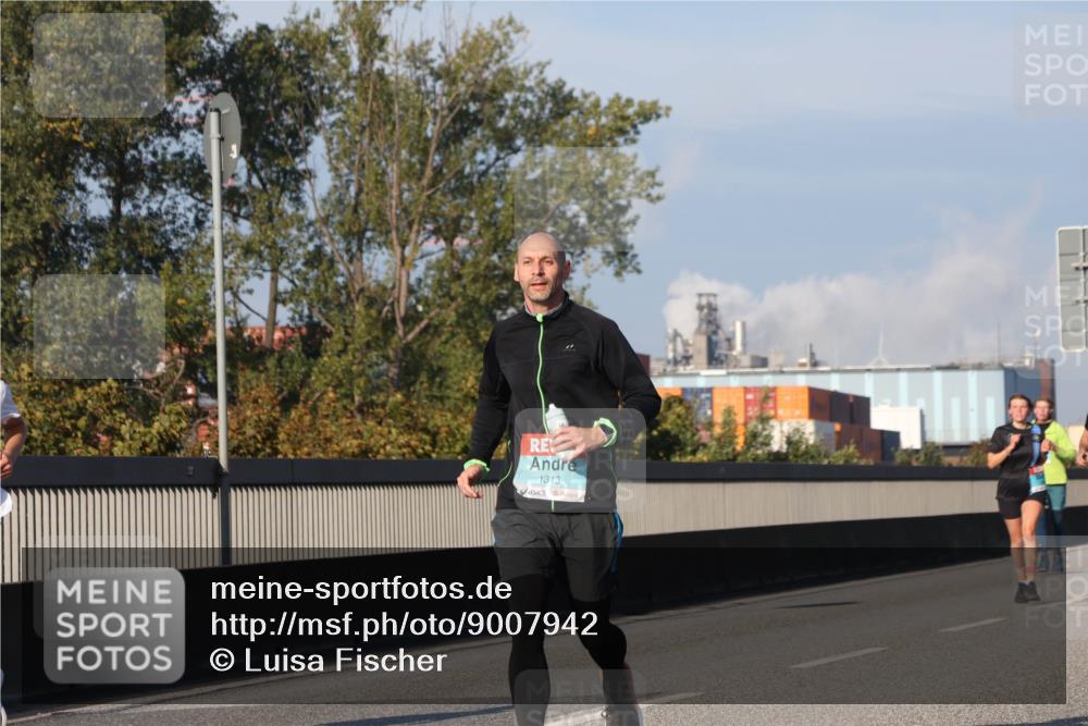 03.10.2025 - Köhlbrandbrückenlauf Luisa Fischer http://msf.ph/oto/9007942 03.10.2025 10:49:45 Position 3 1313 meine-sportfotos.de