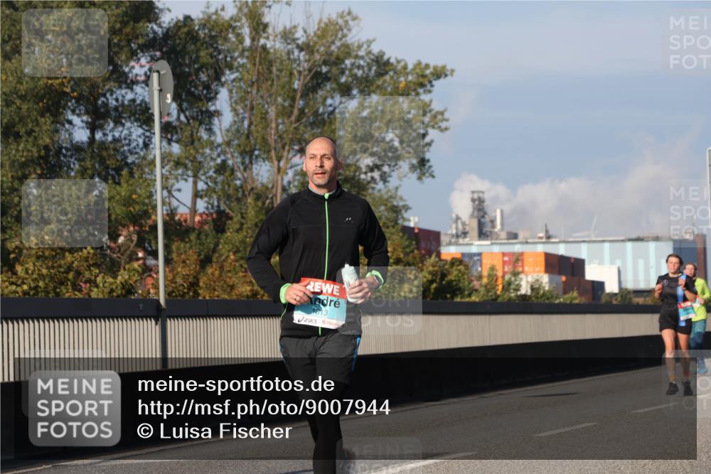 03.10.2025 - Köhlbrandbrückenlauf Luisa Fischer http://msf.ph/oto/9007944 03.10.2025 10:49:46 Position 3 1813 meine-sportfotos.de