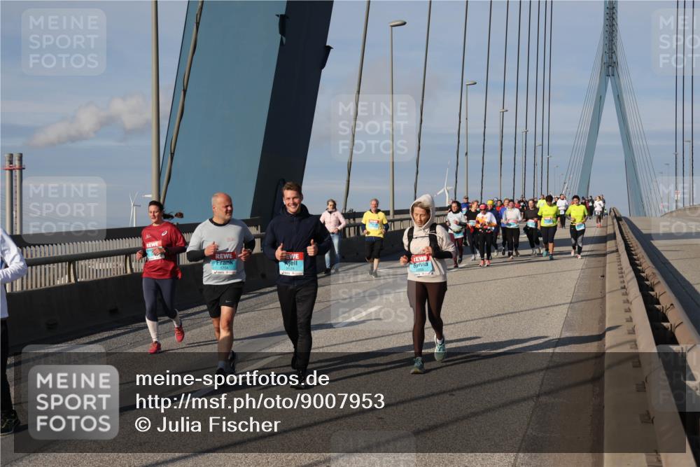 03.10.2025 - Köhlbrandbrückenlauf Julia Fischer http://msf.ph/oto/9007953 03.10.2025 10:02:06 Position 2 1704 meine-sportfotos.de
