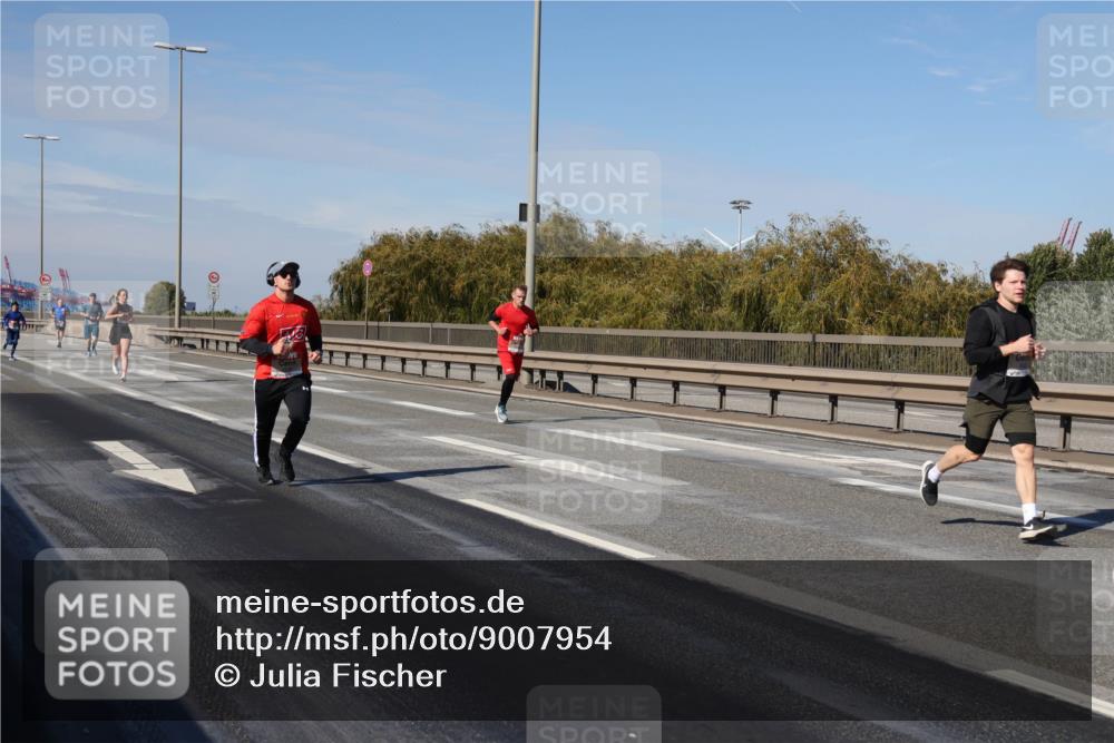 03.10.2025 - Köhlbrandbrückenlauf Julia Fischer http://msf.ph/oto/9007954 03.10.2025 12:48:58 Position 3  meine-sportfotos.de