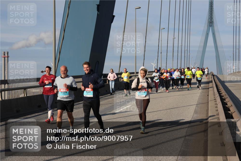 03.10.2025 - Köhlbrandbrückenlauf Julia Fischer http://msf.ph/oto/9007957 03.10.2025 10:02:07 Position 2 1704, 2624, 2058 meine-sportfotos.de