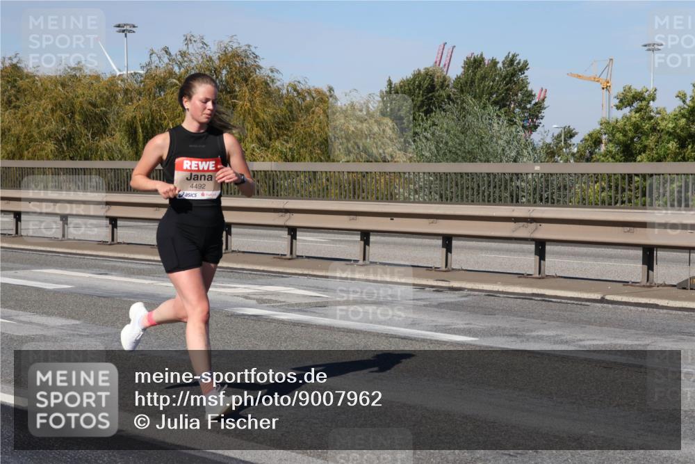 03.10.2025 - Köhlbrandbrückenlauf Julia Fischer http://msf.ph/oto/9007962 03.10.2025 12:49:05 Position 3 4492 meine-sportfotos.de