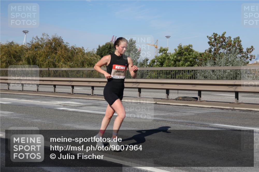 03.10.2025 - Köhlbrandbrückenlauf Julia Fischer http://msf.ph/oto/9007964 03.10.2025 12:49:05 Position 3 4492 meine-sportfotos.de