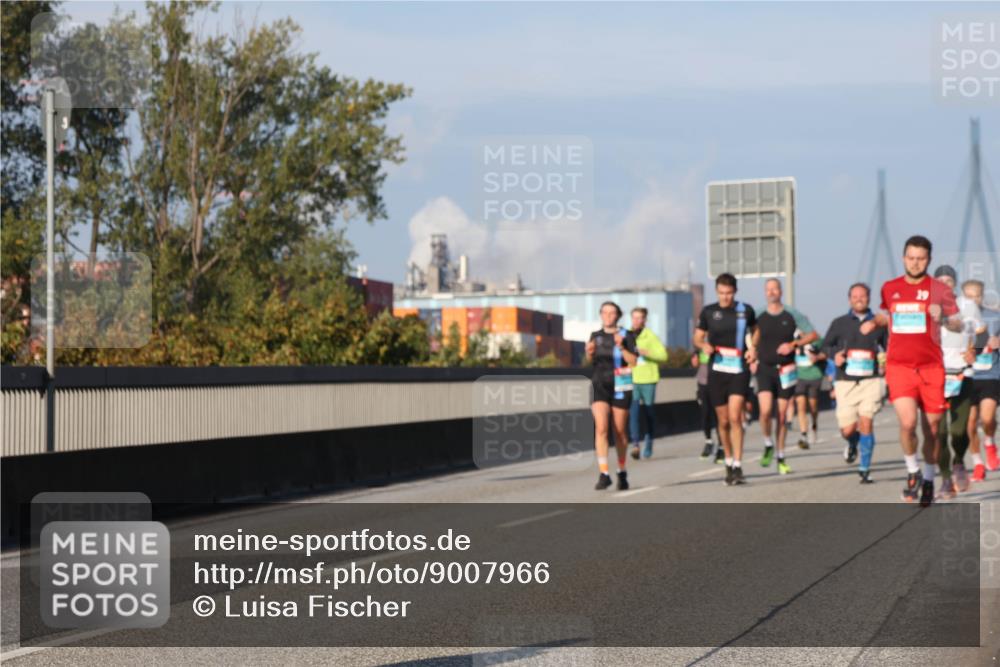 03.10.2025 - Köhlbrandbrückenlauf Luisa Fischer http://msf.ph/oto/9007966 03.10.2025 10:49:47 Position 3  meine-sportfotos.de