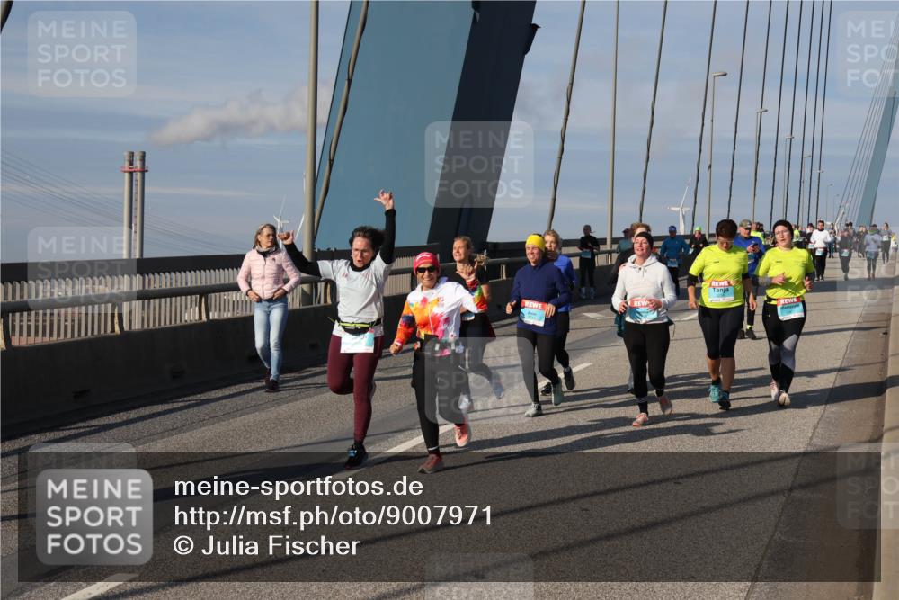 03.10.2025 - Köhlbrandbrückenlauf Julia Fischer http://msf.ph/oto/9007971 03.10.2025 10:02:14 Position 2  meine-sportfotos.de