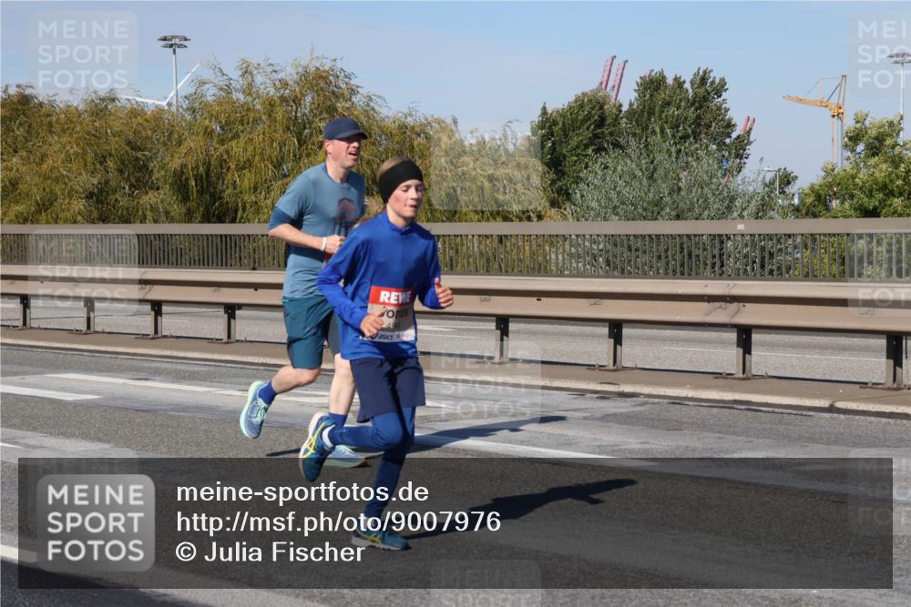03.10.2025 - Köhlbrandbrückenlauf Julia Fischer http://msf.ph/oto/9007976 03.10.2025 12:49:09 Position 3 49 meine-sportfotos.de
