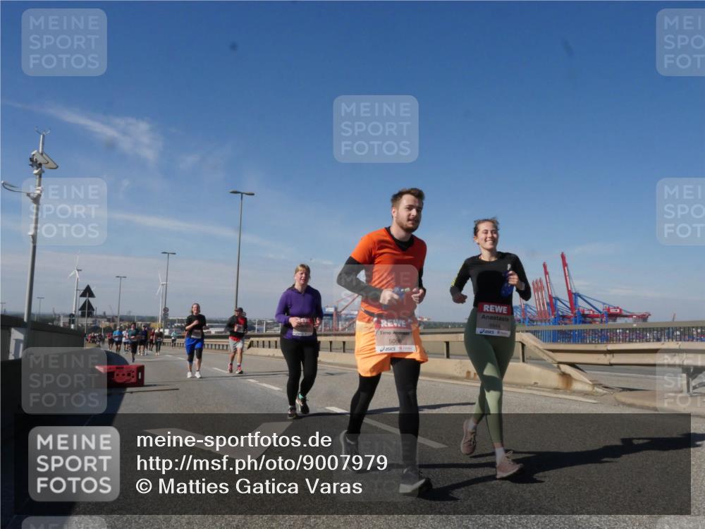 03.10.2025 - Köhlbrandbrückenlauf Matties Gatica Varas http://msf.ph/oto/9007979 03.10.2025 13:03:43 Position 2 5086, 4944 meine-sportfotos.de