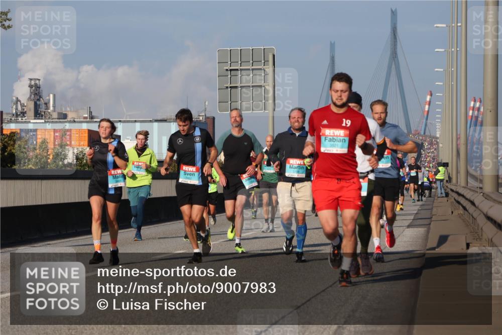 03.10.2025 - Köhlbrandbrückenlauf Luisa Fischer http://msf.ph/oto/9007983 03.10.2025 10:49:48 Position 3 3462, 19, 3521, 3708 meine-sportfotos.de