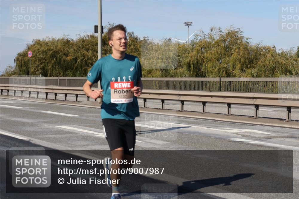 03.10.2025 - Köhlbrandbrückenlauf Julia Fischer http://msf.ph/oto/9007987 03.10.2025 12:49:11 Position 3 2025, 4137 meine-sportfotos.de