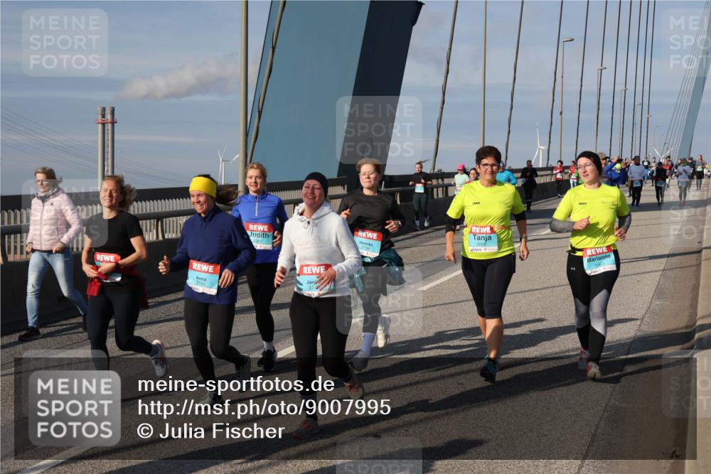 03.10.2025 - Köhlbrandbrückenlauf Julia Fischer http://msf.ph/oto/9007995 03.10.2025 10:02:16 Position 2 3745, 3367, 37, 3739, 2, 1963 meine-sportfotos.de