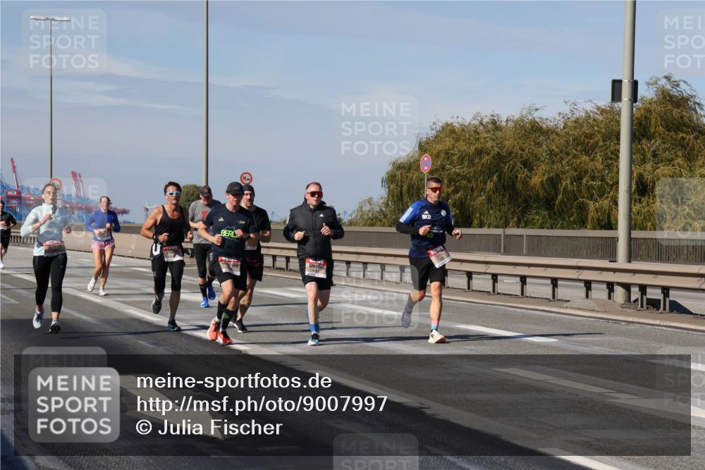 03.10.2025 - Köhlbrandbrückenlauf Julia Fischer http://msf.ph/oto/9007997 03.10.2025 12:49:14 Position 3  meine-sportfotos.de