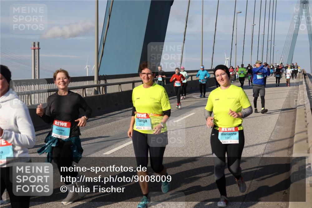 03.10.2025 - Köhlbrandbrückenlauf Julia Fischer http://msf.ph/oto/9008009 03.10.2025 10:02:17 Position 2 6, 3739, 3254, 1963 meine-sportfotos.de