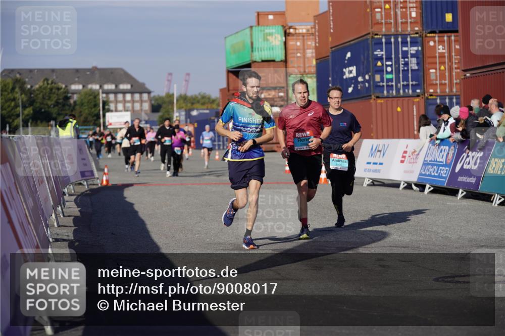 03.10.2025 - Köhlbrandbrückenlauf Michael Burmester http://msf.ph/oto/9008017 03.10.2025 10:09:31 Ziel 1408, 2882, 2946, 3387 meine-sportfotos.de