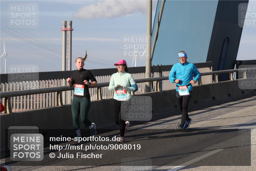 03.10.2025 - Köhlbrandbrückenlauf Julia Fischer http://msf.ph/oto/9008019 03.10.2025 10:02:22 Position 2 2386, 2359 meine-sportfotos.de