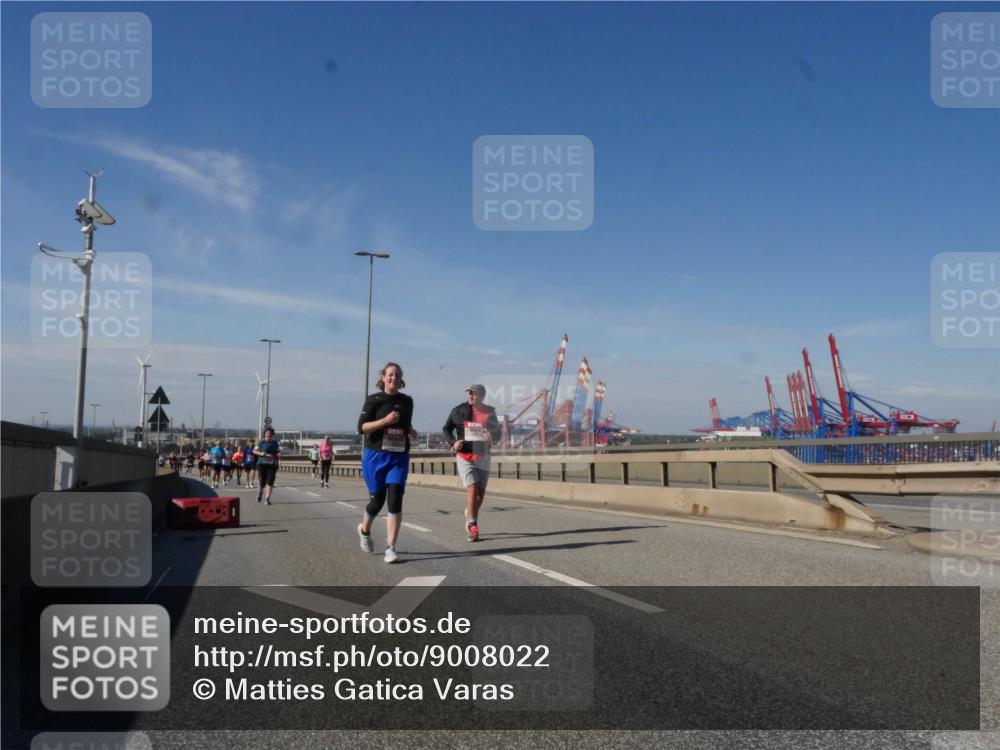 03.10.2025 - Köhlbrandbrückenlauf Matties Gatica Varas http://msf.ph/oto/9008022 03.10.2025 13:03:47 Position 2  meine-sportfotos.de