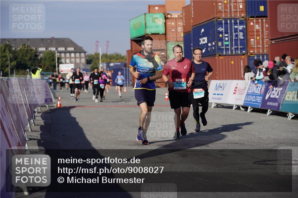 03.10.2025 - Köhlbrandbrückenlauf Michael Burmester http://msf.ph/oto/9008027 03.10.2025 10:09:31 Ziel 1408, 2882, 2946, 3387 meine-sportfotos.de