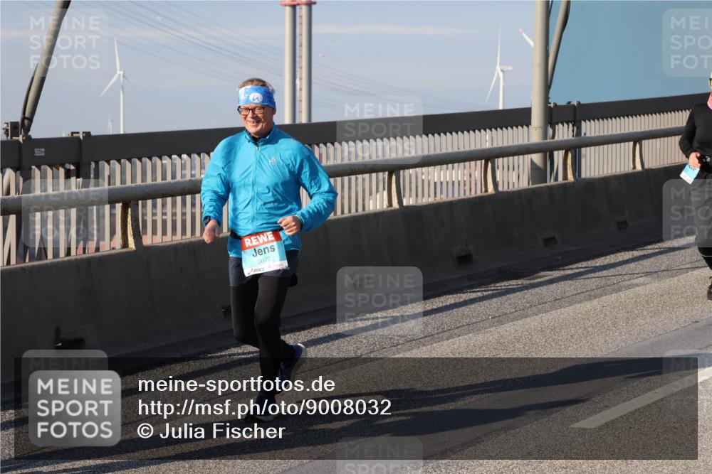 03.10.2025 - Köhlbrandbrückenlauf Julia Fischer http://msf.ph/oto/9008032 03.10.2025 10:02:24 Position 2 2320, 3072 meine-sportfotos.de