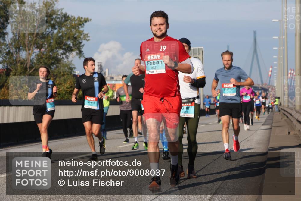 03.10.2025 - Köhlbrandbrückenlauf Luisa Fischer http://msf.ph/oto/9008037 03.10.2025 10:49:51 Position 3 19, 3521, 3344, 3710 meine-sportfotos.de
