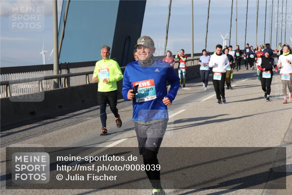 03.10.2025 - Köhlbrandbrückenlauf Julia Fischer http://msf.ph/oto/9008039 03.10.2025 10:02:27 Position 2 2633 meine-sportfotos.de