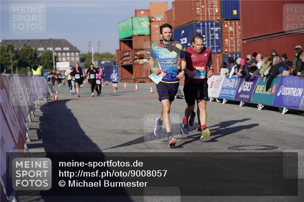 03.10.2025 - Köhlbrandbrückenlauf Michael Burmester http://msf.ph/oto/9008057 03.10.2025 10:09:32 Ziel 1408, 2882, 2946 meine-sportfotos.de